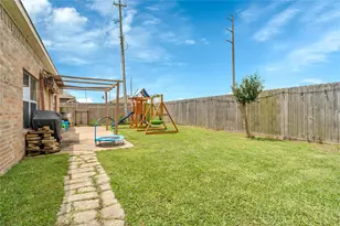 2205 Zavalla Dr, Deer Park, TX 77536 - Photo 6
