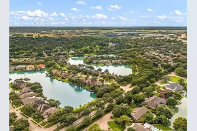 422 Bay Bridge Drive, Sugar Land, TX 77478 - Photo 10