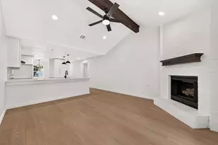 61 W Wavy Oak Cir, The Woodlands, TX 77381 - Photo 18