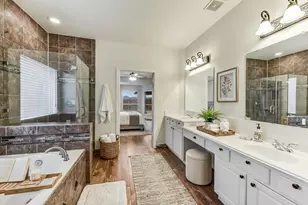 522 Cedar Point Dr, League City, TX 77573 - Photo 8