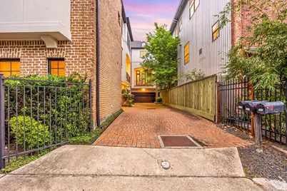 310 W Bell Street, Houston, TX 77019 - Photo 2