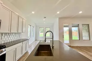 17771 Misty Brk Ln, Conroe, TX 77302 - Photo 2