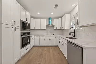 5946 Valkeith Drive, Houston, TX 77096 - Photo 18