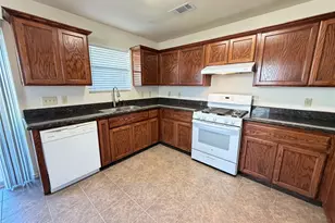 12711 Rio Nueces Ln, Rosharon, TX 77583 - Photo 10