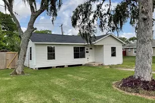 135 Huisache St, Lake Jackson, TX 77566 - Photo 14