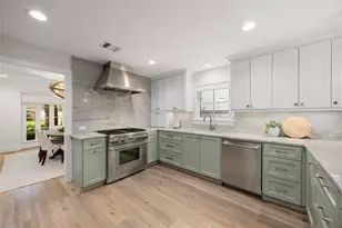 14722 River Forest Dr, Houston, TX 77079 - Photo 12