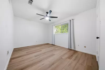 518 Rozelle Avenue, Sugar Land, TX 77498 - Photo 18