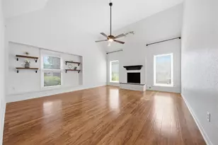 518 Rozelle Ave, Sugar Land, TX 77498 - Photo 8