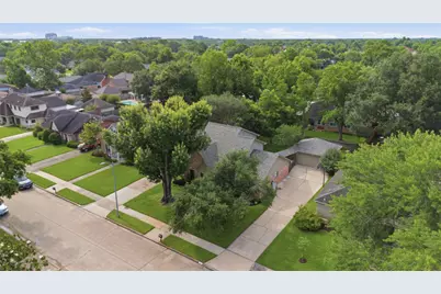 518 Rozelle Avenue, Sugar Land, TX 77498 - Photo 28