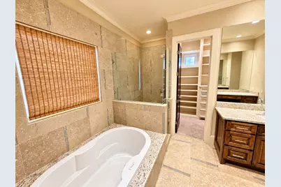 318 Calle Sevilla Place, Houston, TX 77007 - Photo 22