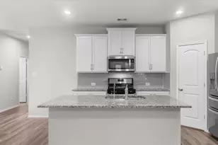 9257 Inland Leather Ln, Conroe, TX 77385 - Photo 8