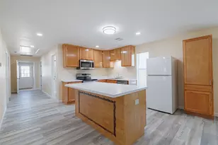 530 6th St, Sealy, TX 77474 - Photo 12