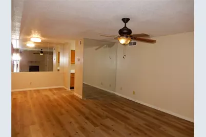 9797 Leawood Boulevard #902, Houston, TX 77099 - Photo 4