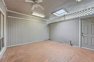 2232 S Piney Point Rd, Houston, TX 77063 - Photo 20