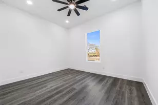 1310 Duff Ln, Houston, TX 77022 - Photo 26