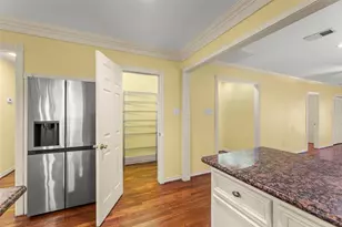 1535 W 25th St, Houston, TX 77008 - Photo 10
