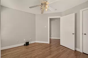 5653 Pine St, Houston, TX 77081 - Photo 16