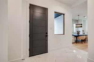816 W 17th St, Houston, TX 77008 - Photo 2