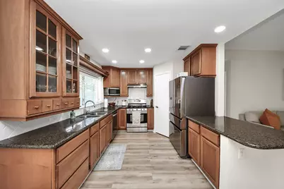 2605 Shadybend Drive, Pearland, TX 77581 - Photo 6