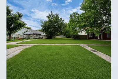 111 6th Avenue N, Texas City, TX 77590 - Photo 4