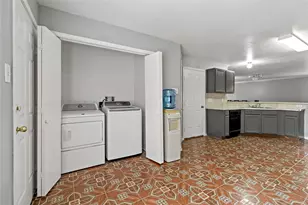 8003 Swiftwater Ln, Houston, TX 77075 - Photo 8