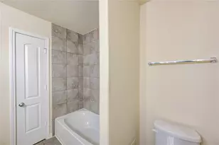 8335 Hawthorn Vly Ln, Houston, TX 77095 - Photo 20