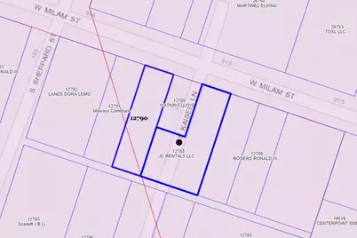 915 W Milam Street, Wharton, TX 77488 - Photo 2