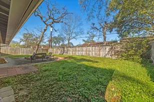 9766 Westview Dr, Houston, TX 77055 - Photo 38