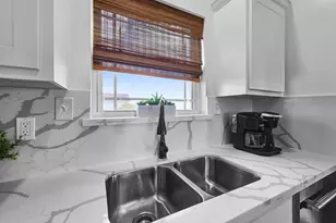 1023 N Bay St, Gilchrist, TX 77617 - Photo 26