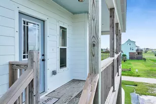1023 N Bay St, Gilchrist, TX 77617 - Photo 18