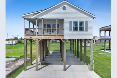 1023 N Bay Street, Gilchrist, TX 77617 - Photo 10