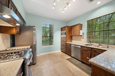 84 E Stony End Place, The Woodlands, TX 77381 - Photo 18