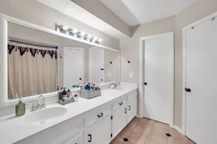 11919 Stillwater Dr, Houston, TX 77070 - Photo 18