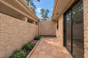 201 Vanderpool Ln, Houston, TX 77024 - Photo 4