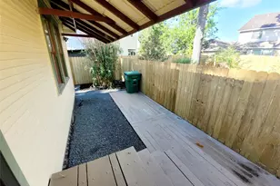 1329 Alexander St, Houston, TX 77008 - Photo 18