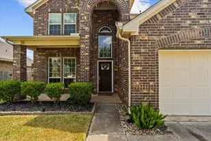 2871 Ginger Cove Ln, Dickinson, TX 77539 - Photo 2