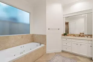 7630 E Jordan Cove, Houston, TX 77055 - Photo 24
