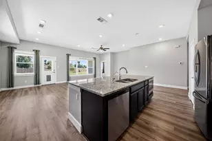 12360 N Chestnut Hls Dr, Conroe, TX 77303 - Photo 10