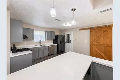 10806 Parkland Woods Drive, Sugar Land, TX 77498 - Photo 4