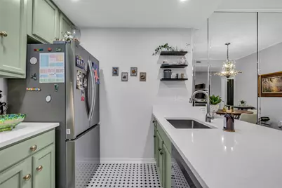 11711 Memorial Drive #271, Houston, TX 77024 - Photo 16