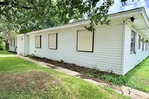 217 S 17th St, West Columbia, TX 77486 - Photo 4