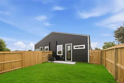7900 Bowen Street #A-B, Houston, TX 77051 - Photo 24