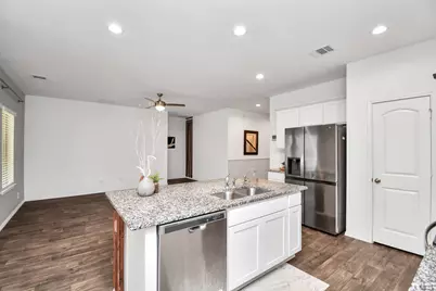 2911 Roman Forest Boulevard, New Caney, TX 77357 - Photo 8