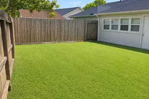 3775 Quiet Pl Dr, Houston, TX 77082 - Photo 22