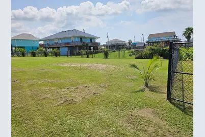 915 W Verdia Drive, Port Bolivar, TX 77650 - Photo 6