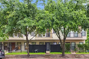 1119 St Charles St, Houston, TX 77003 - Photo 2