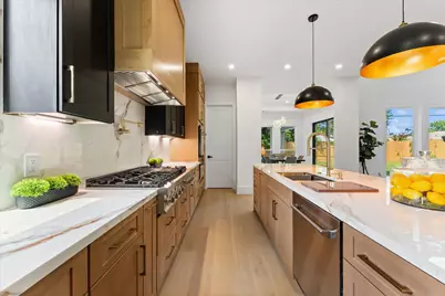 8102 Montridge Drive, Houston, TX 77055 - Photo 12