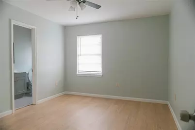 9015 Vinearbor Street, Houston, TX 77033 - Photo 6