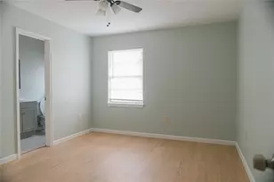 9015 Vinearbor St, Houston, TX 77033 - Photo 6