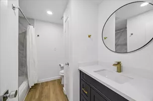 7350 Kirby Dr, Houston, TX 77030 - Photo 22